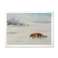 DesignArt 'Red Fo трчајќи во бел снег во село I' Farmhouse Rramed Art Print